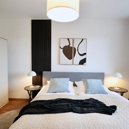 Sabe Apartment: Balcony + Free Parking + Netflix ヴッパータール エクステリア 写真