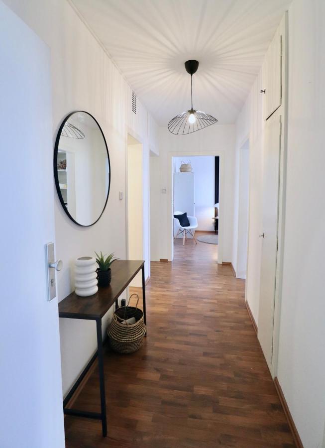 Sabe Apartment: Balcony + Free Parking + Netflix ヴッパータール エクステリア 写真