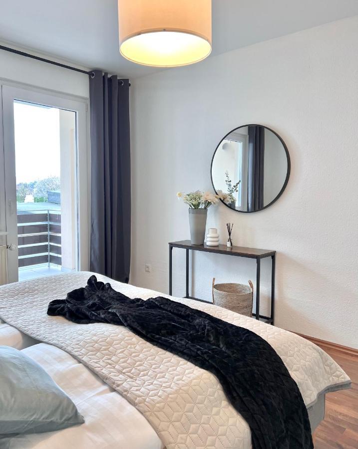 Sabe Apartment: Balcony + Free Parking + Netflix ヴッパータール エクステリア 写真